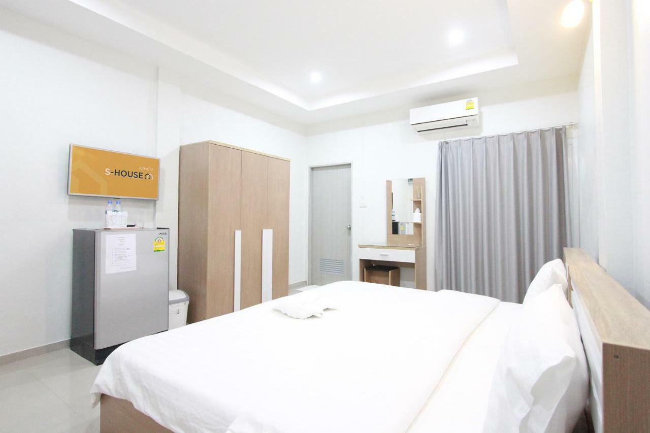 S-House Hotel Сурин Екстериор снимка